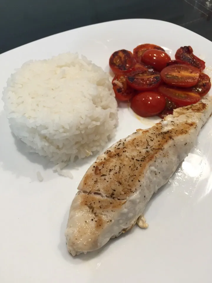 Grilled snapper fillet with cherry tomatoes & rice|Darren Loさん