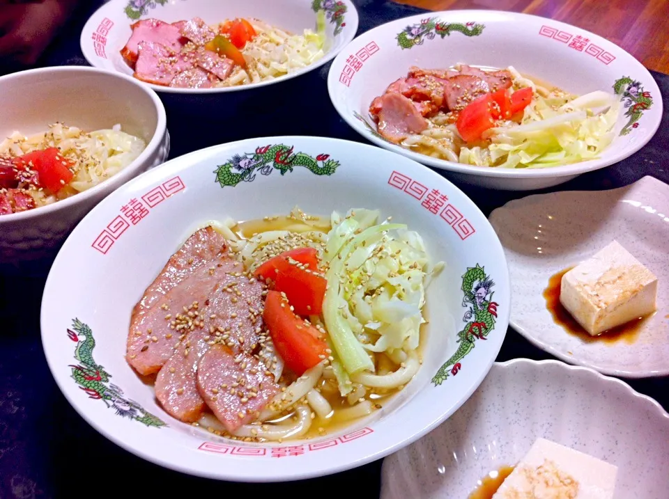 Snapdishの料理写真:ハムイン冷やしうどん 子供達の夕飯リクエスト|松下ジェニファーさん