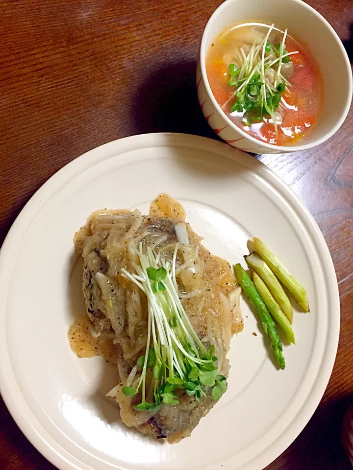 ヘルシーおからハンバーグとトマトとチキンのスープ|旨辛ろ〜もん 無添加・手作りラー油さん