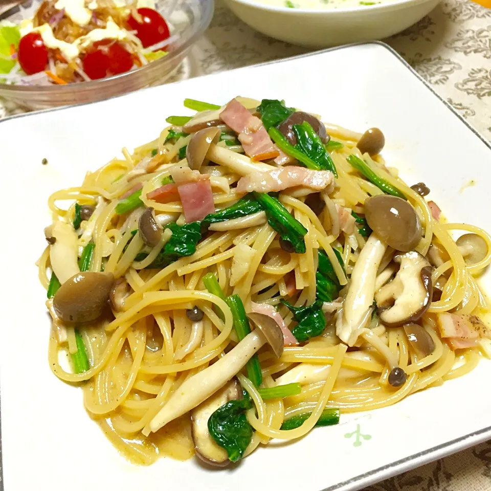 ベーコンとキノコとほうれん草の柚子胡椒バタポン醤油スパゲティー|カウンター嬢さん