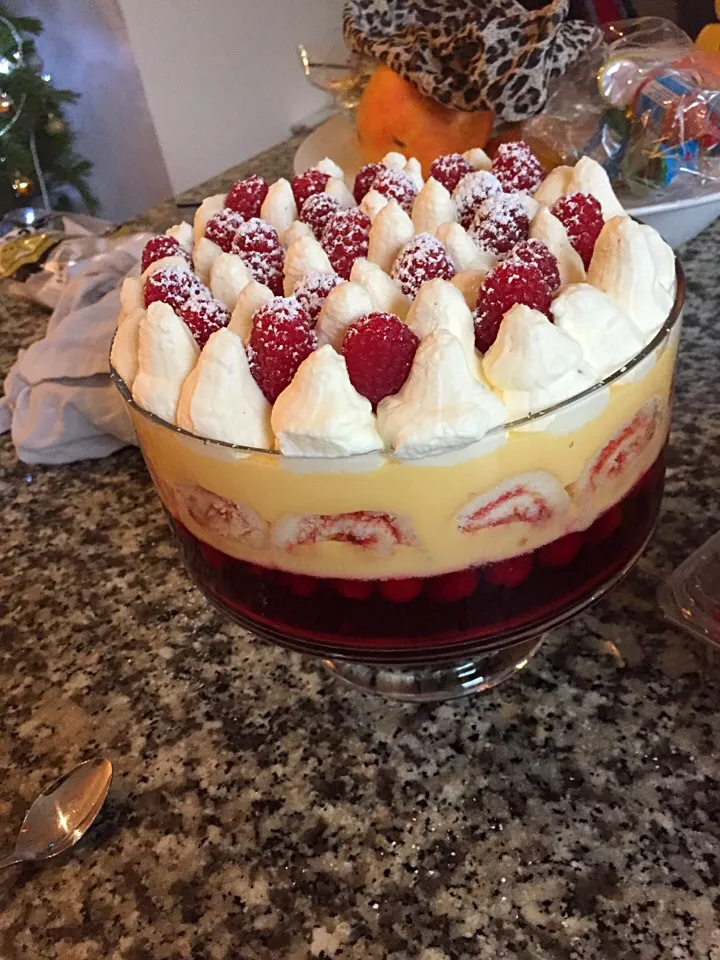 Trifle! 🍒🍰|Samantha Jane Russoさん