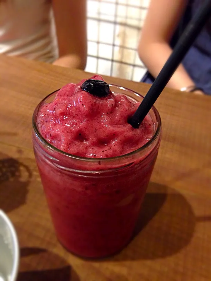 Very berry smoothie 🍇🍒🍓|Nonononoさん