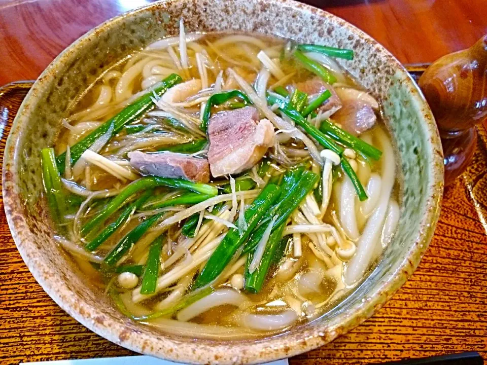 今日は、職場の隣で 鴨南蛮うどん♪
美味しい～♡|yokoさん