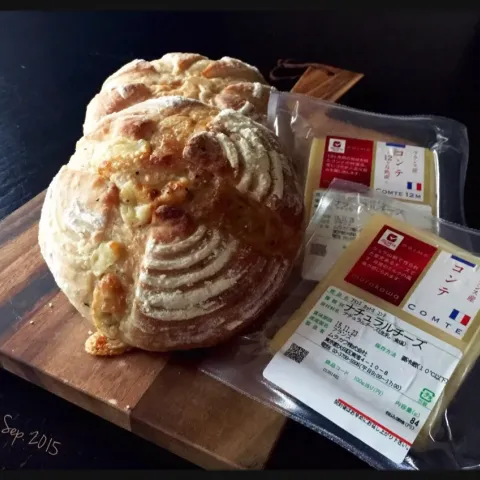 「コンテ」を使ってみたSnapdishの料理・レシピ写真:「コンテ食べてみました:お料理部門」‥コンテ&ブラックペッパーの全粒粉カンパーニュ♪