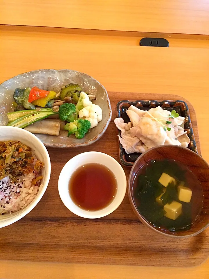 〜外食〜ランチ🍴|Naoko Isonoさん