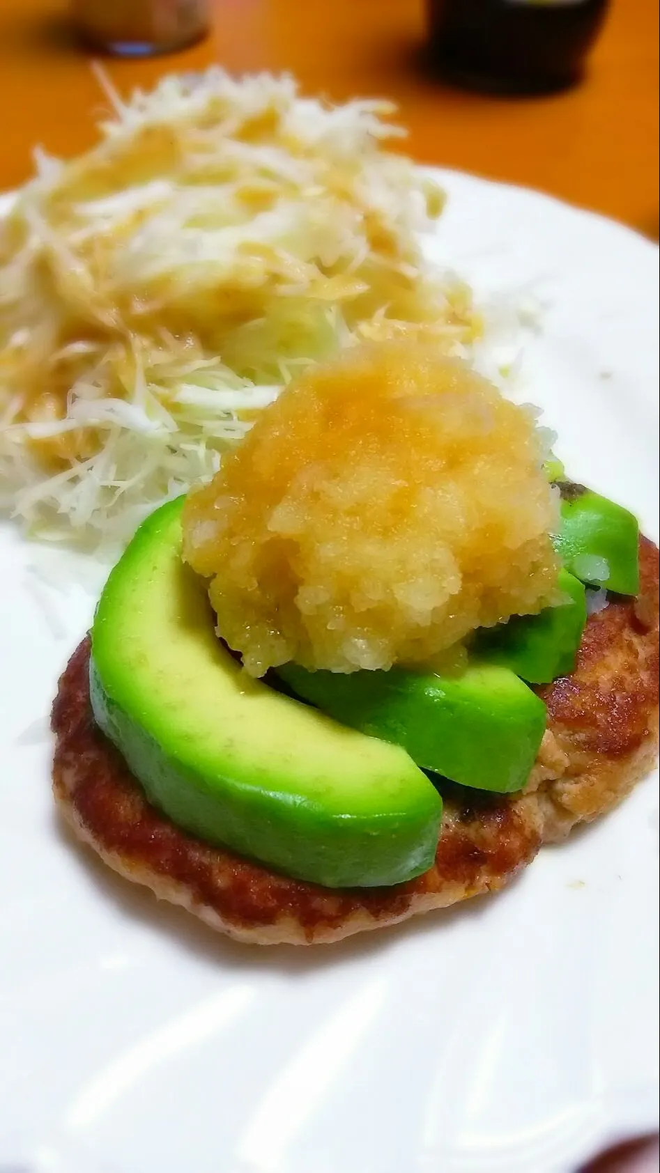 アボカドのせおろしハンバーグ🍴|ちはるさん