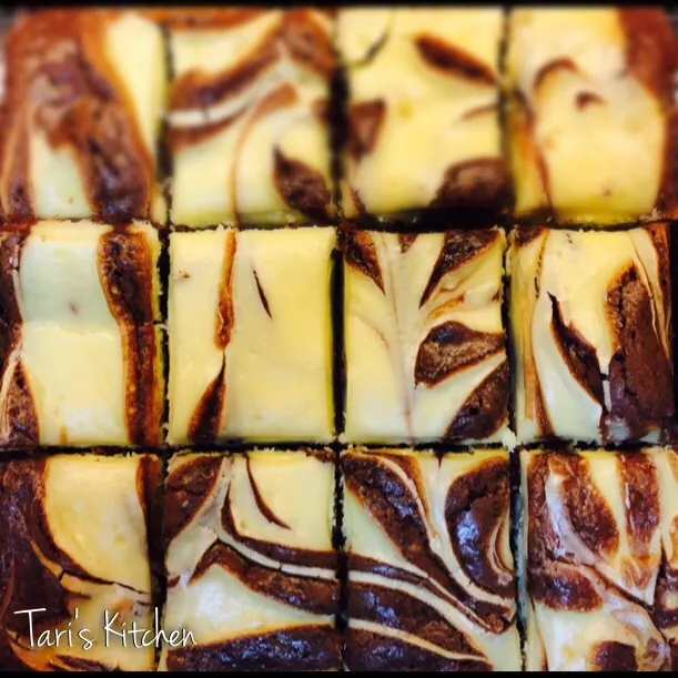 Cream Cheese Brownies|Tari's Kitchenさん