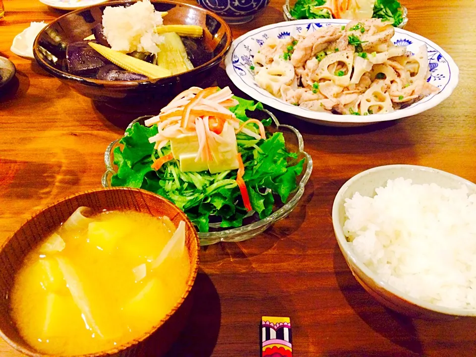 茄子の揚げ浸しと豚バラ蓮根と豆腐サラダ|かにゃあさん