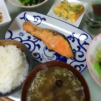 Snapdishの料理写真:焼き鮭定食|由紀子さん