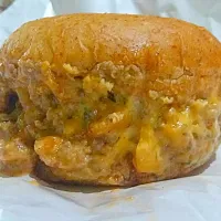 Crazy joe, whole wheat bun, double egg, double cheese, smoke beef flakes, 65gr ground beef with BBQ sauce, 65gr chicken patty and creamy parsley sauce.|ibby lerrickさん