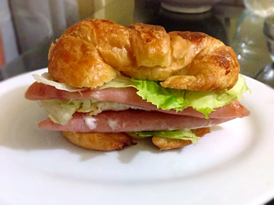 Croissant sandwich|gracecantillerさん