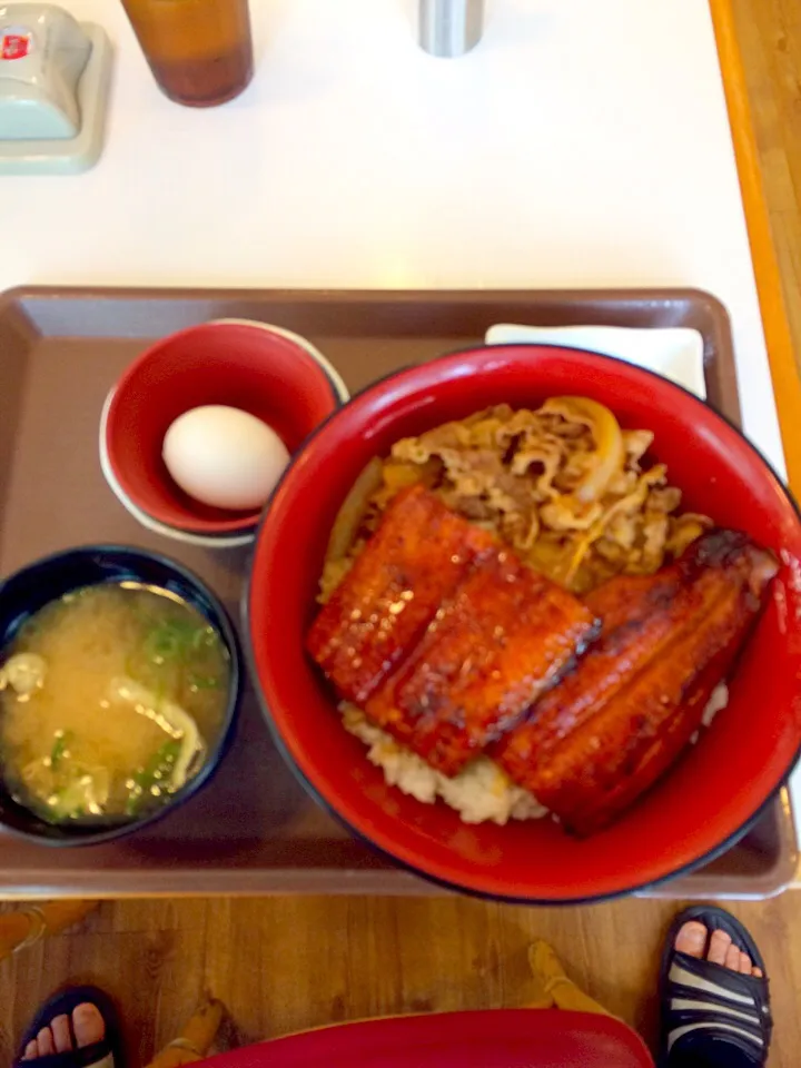 今日のお昼はすき家「うな牛特盛」
＋卵セット|takamuraさん