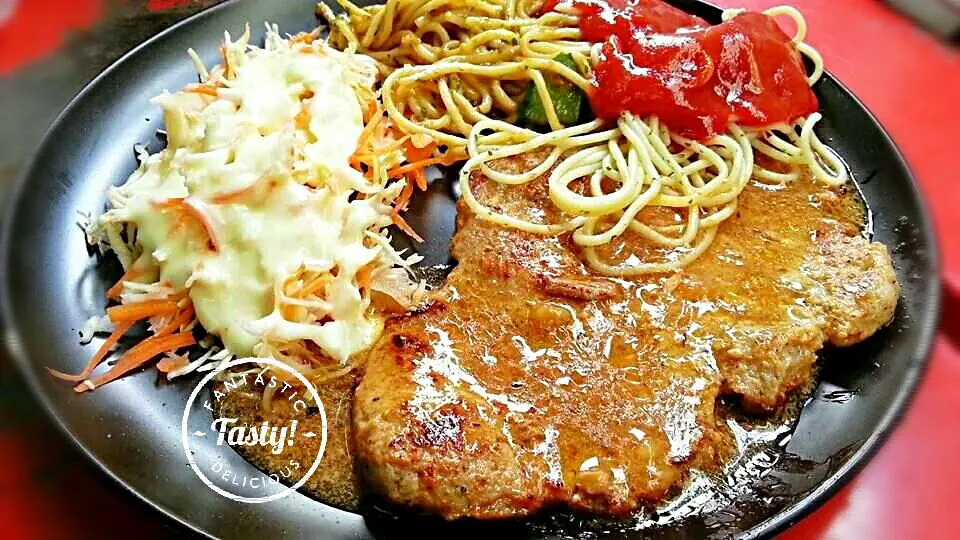 Pork steak|Mau Bongkarnさん