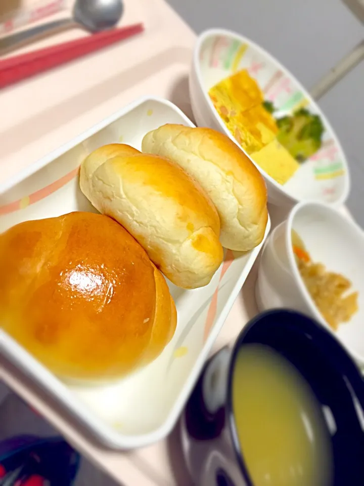 入院最後の病院食🍞|chanmomoさん