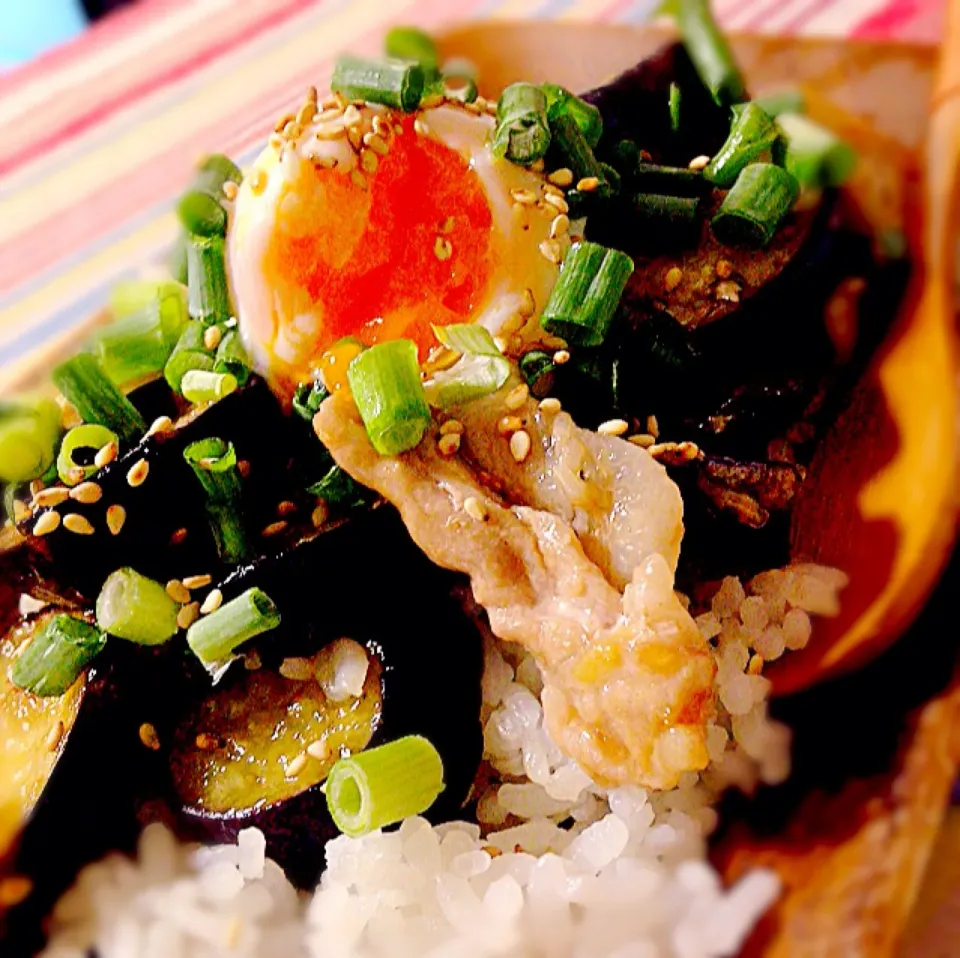 Snapdishの料理写真:🍀ひろ🍀さんの料理 茄子のスタミナ照り焼き丼♡|ららさん