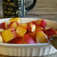 Greek yogurt with nectarine|Ed Brickerさん