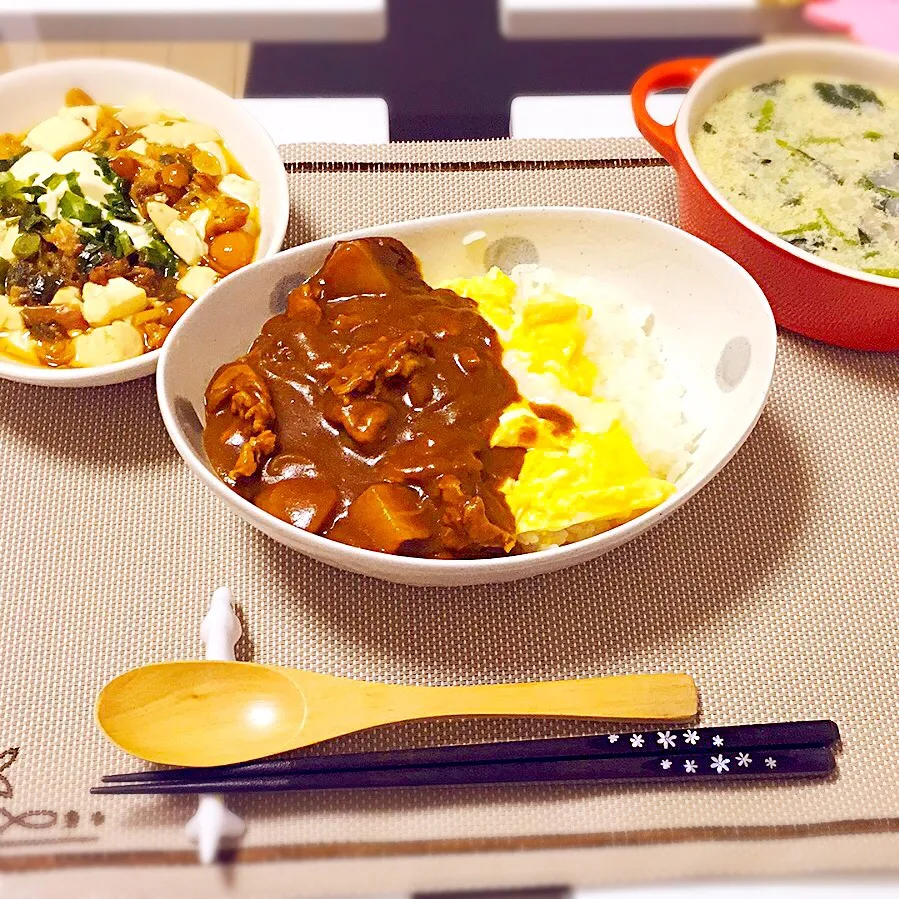 カレー。豆腐のなめこあんかけ。ほうれん草とベーコンのミルクスープ。|OGIPAINさん