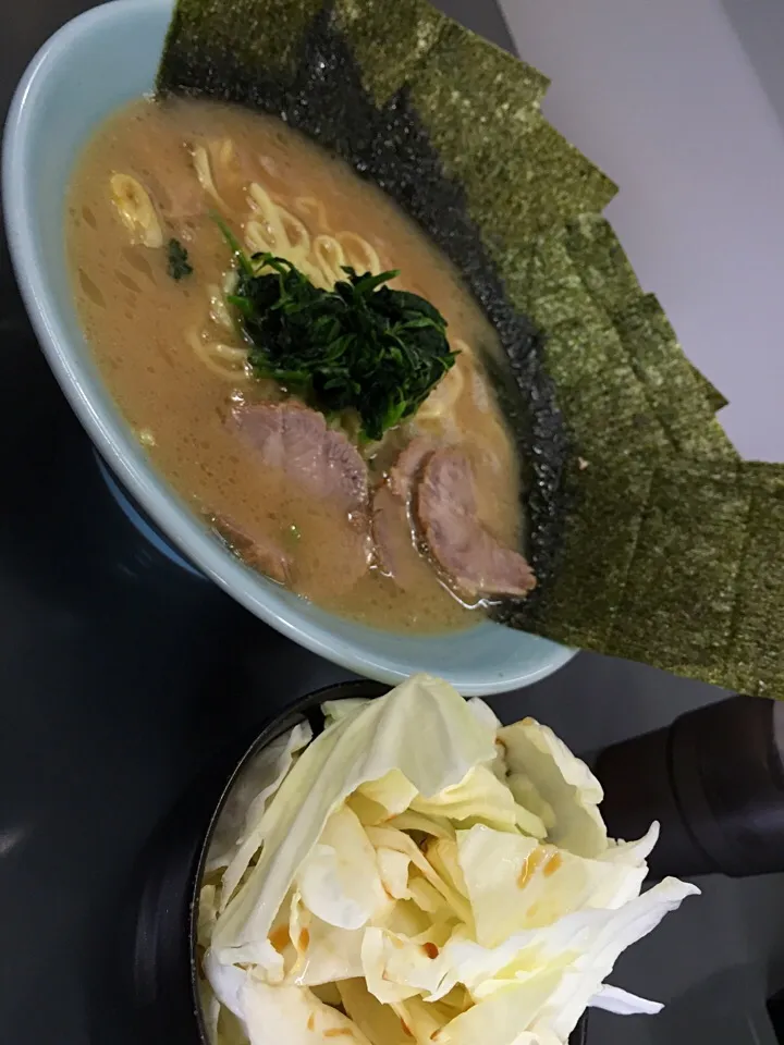 ラーメン中＋海苔＋キャベツ@真鍋家・善行|らーめん好き！さん