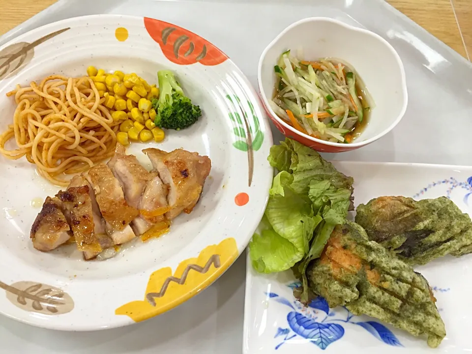 Snapdishの料理写真:社食でランチ♡|Hisae⭐️さん