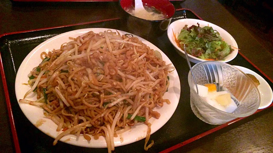 【日替定食】上海焼きそばを頂きました。|momongatomoさん