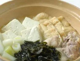 鶏肉と油揚げの塩こうじ鍋|ハナマルキさん