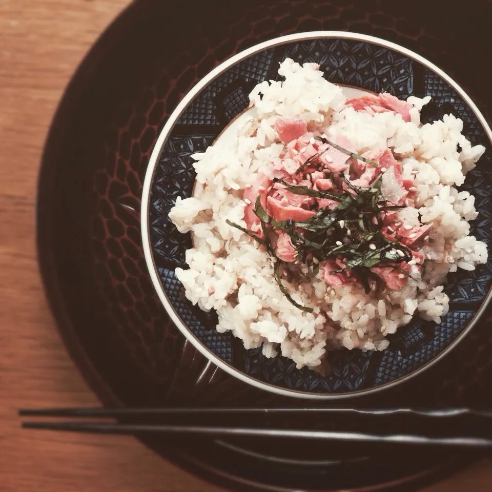 Snapdishの料理写真:Kiyomi Aoyamaさんの料理
めんつゆ炊き込み 秋鮭×トマト|Imanaka Yukikoさん