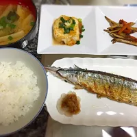 Snapdishの料理写真:秋刀魚の塩焼き定食♡|りいさん