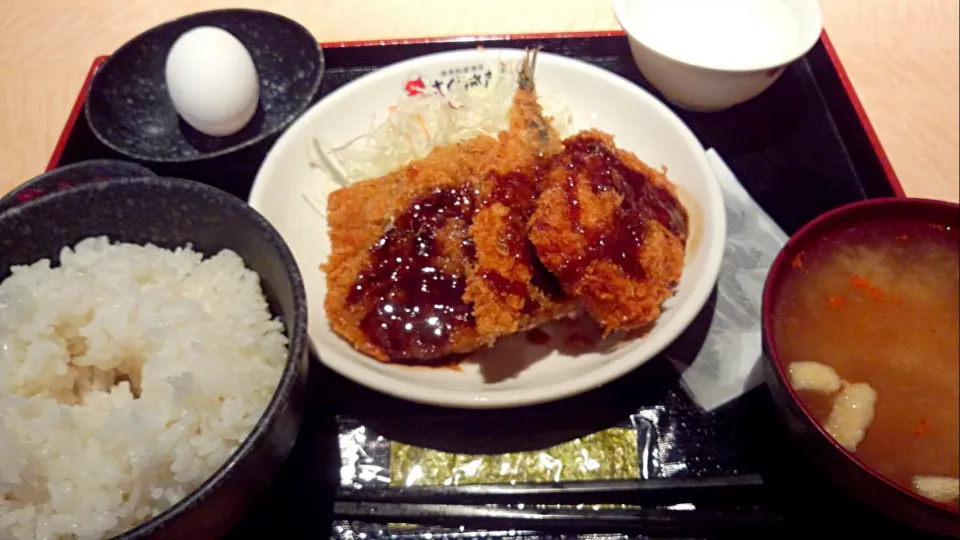 さくら水産 ランチ
秋刀魚、トンカツ 定食 󾆽󾆿🍱🍚|sakumaさん