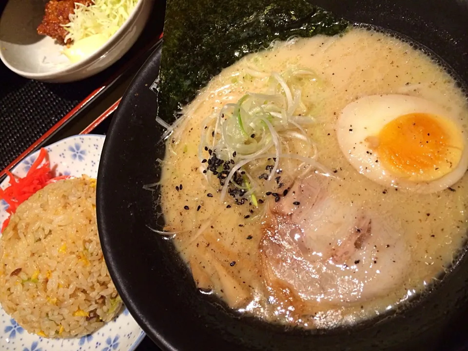 はやたろうの白旨ラーメン|もにもにかさん