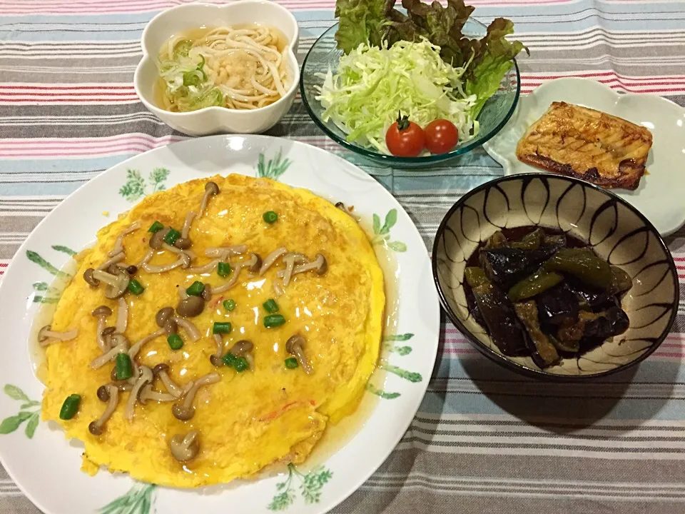 かに玉〜お好みで天津飯・ミニうどん・汐サバ・茄子とピーマンのコチュジャン甘味噌炒め・千切りキャベツサラダ|まーままさん