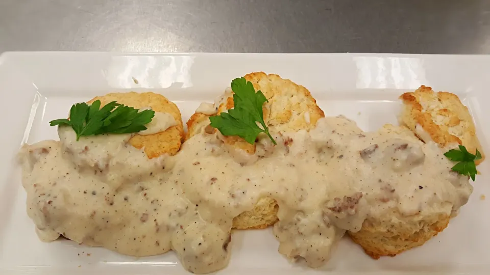 biscuits & gravy|Louis Rodriguezさん