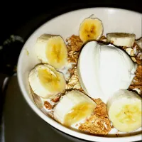 Snapdishの料理写真:oat&honey cereal with greek yoghurt and banana slices! #breakfast #cereal #healthy #banana #yoghurt|Rachel Gillisさん