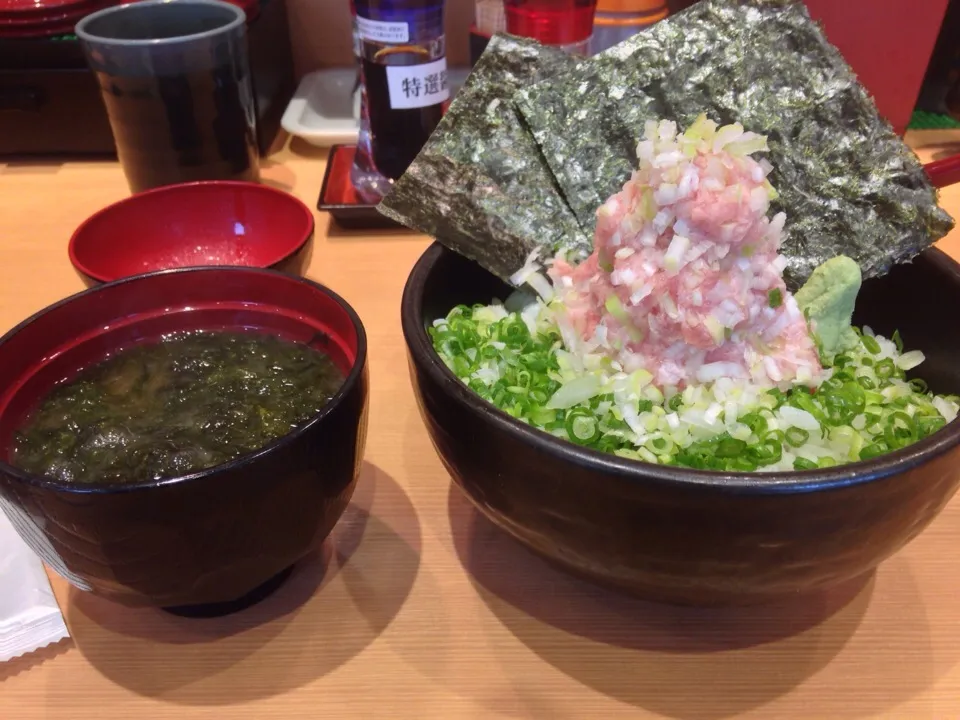 Snapdishの料理写真:ネギトロ丼500円ランチパスポート行使！|PegaOさん