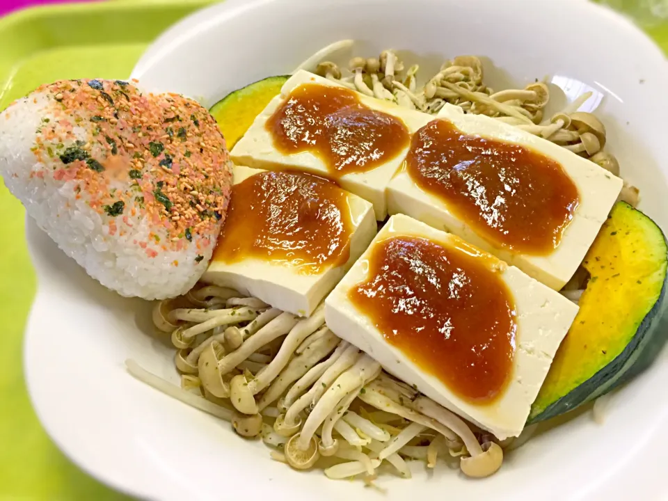 Snapdishの料理写真:🍢田楽豆腐＆おにぎり🍙|マニラ男さん