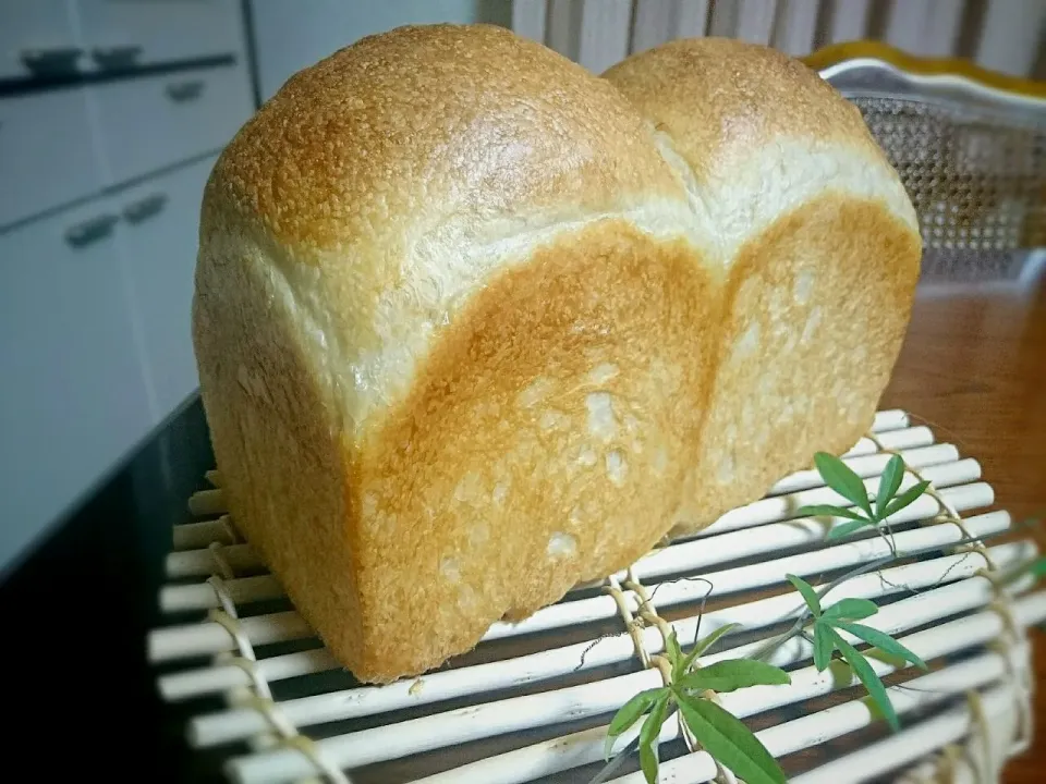 久々のヨーグルト酵母で、手捏ね山型食パン 2斤です(*^^*)|sakurakoさん