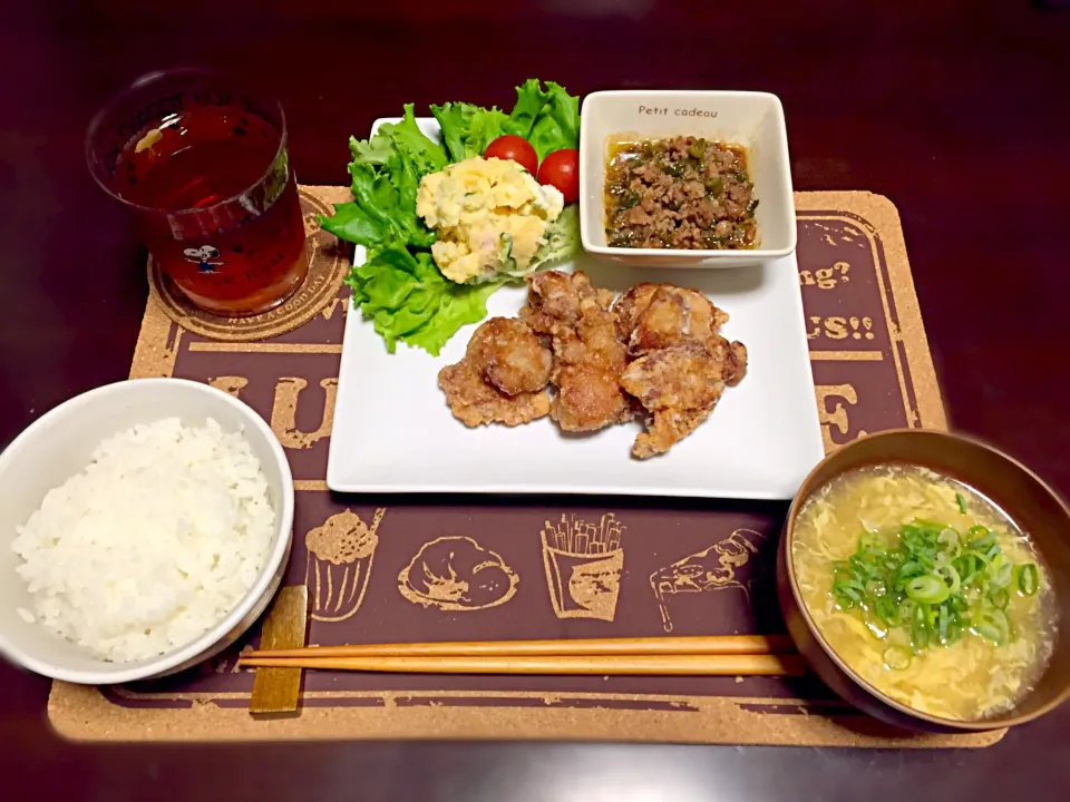 から揚げ、ポテサラ、チンジャオロース、かき玉汁、ご飯❤️|keychanさん