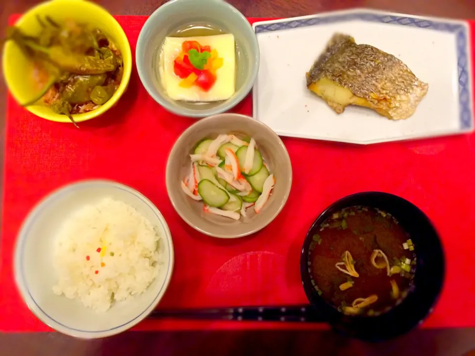 今日の夕食🌸鯛の塩焼き|レイさん