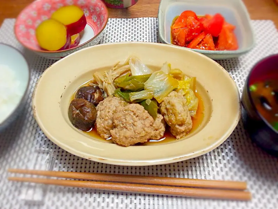 豚だんごのすき煮・さつまいものレモン煮・トマトの和えもの・しじみ味噌汁|なべちゃんさん