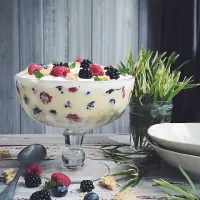 Snapdishの料理写真:Berry trifle