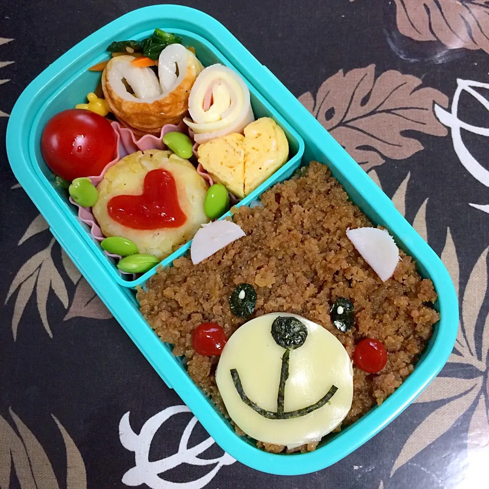 クマさんのそぼろ弁当|かずみさん