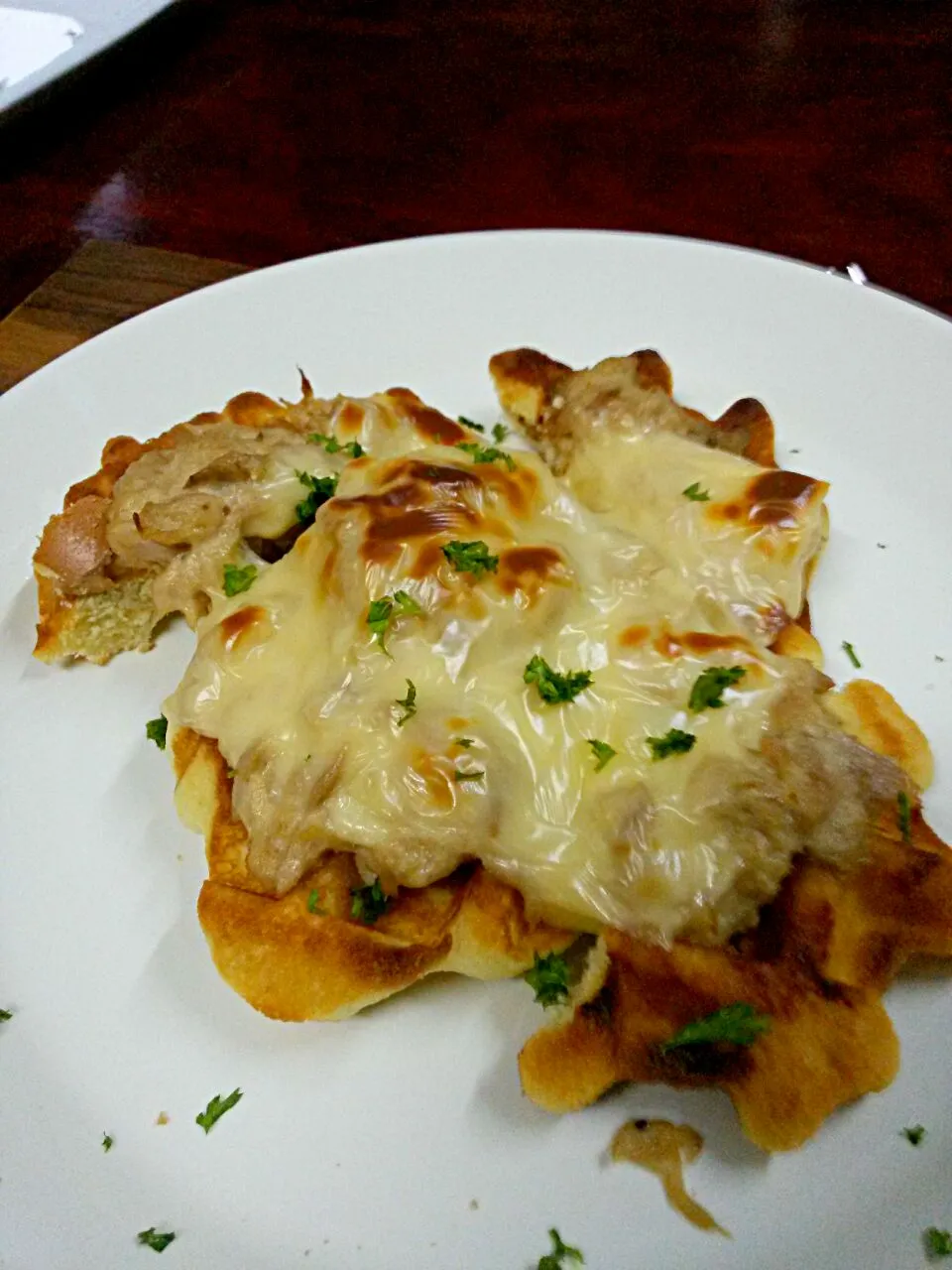 Waffle Tuna Cheese|Jeab Lertさん