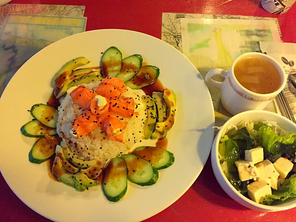 アボカド、クリームチーズ、サーモン丼|えみさん