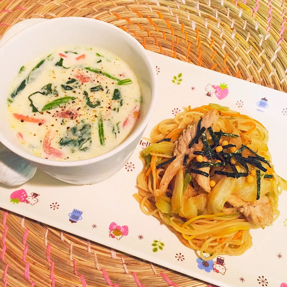 豆乳トマトとほうれん草のスープ
バター醤油風味キャベツとバラ肉の野菜焼きそうめん|Sakuraさん