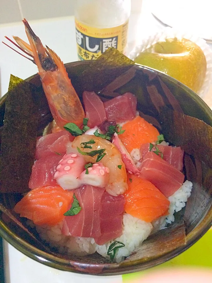 Snapdishの料理写真:shirashi (donburi)|marian ilanoさん