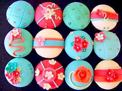 Cupcakes 🙈🌺|bukky danielsさん