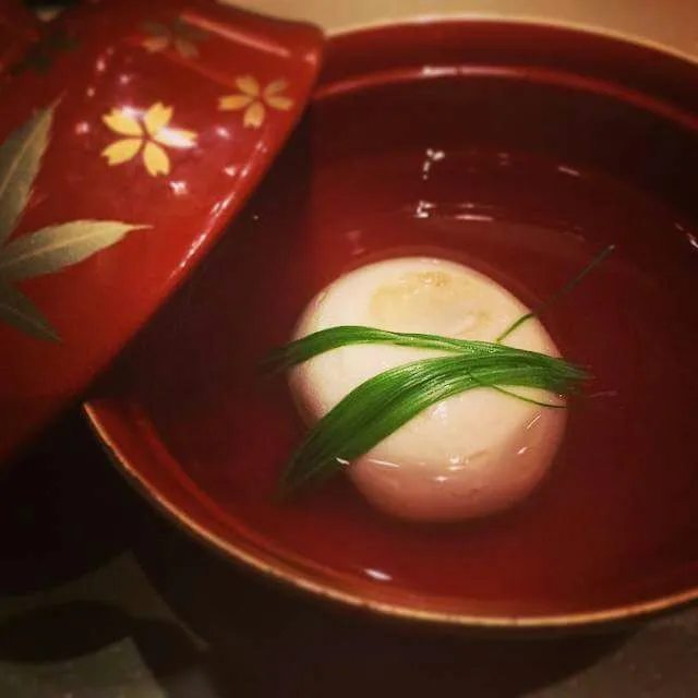 clear soup with turtle fish tofu dumpling|CHUENCHAIさん