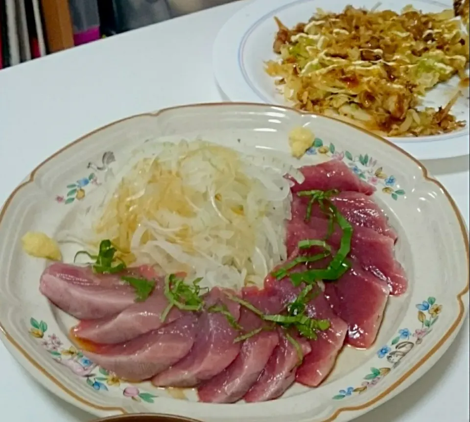 鰹の刺身・キャベツと卵のお好み焼き風|chocoさん