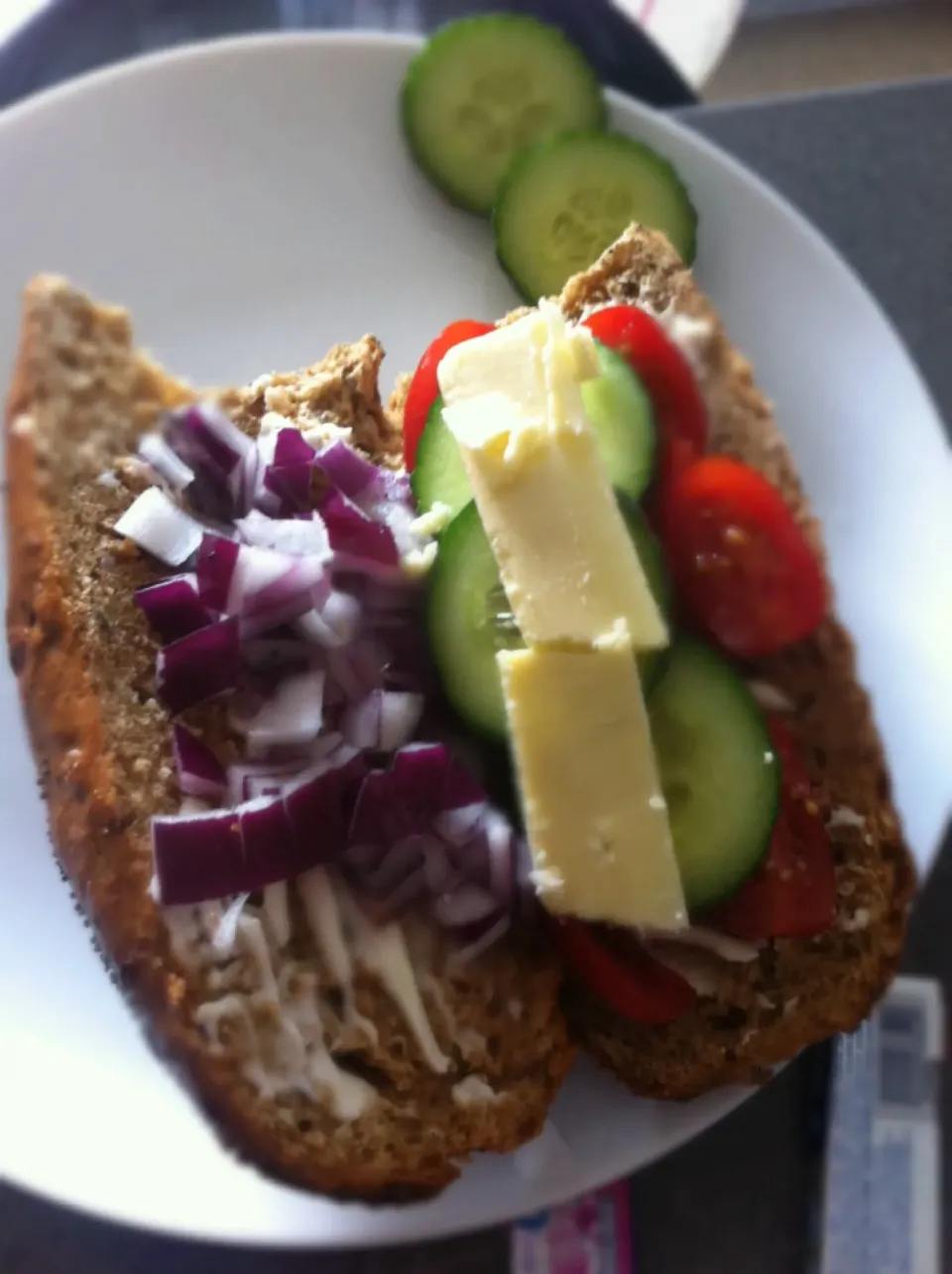 Vegetarian lunch - Vienna roll with cheese salad and mayo ☺️😍 delish!|🍓Jolejo🍓さん