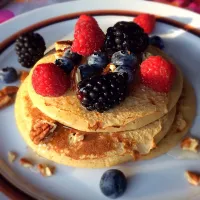 Snapdishの料理写真:Healthy banane pancakes|Kim Saintpoさん