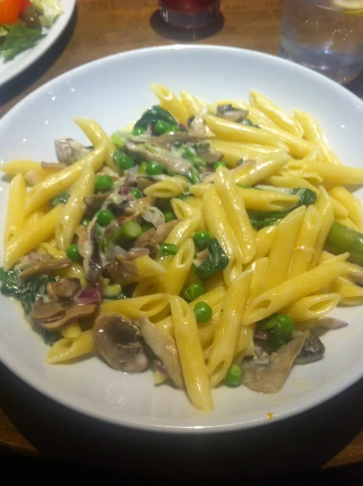 Vegetarian dinner - mushroom pasta|🍓Jolejo🍓さん